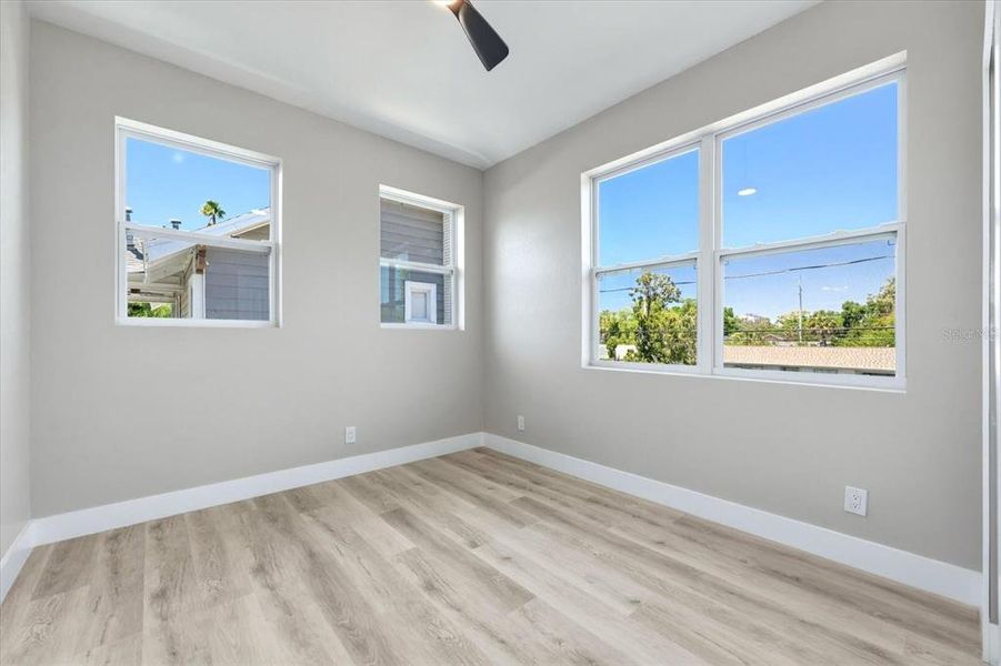 Spacious, unfurnished interior of a new home in , St. Petersburg (Image 26).