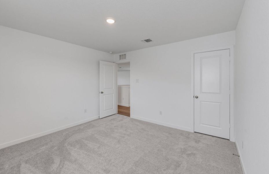 Spacious, unfurnished interior of a new home in Skyview, Belton (Image 12).