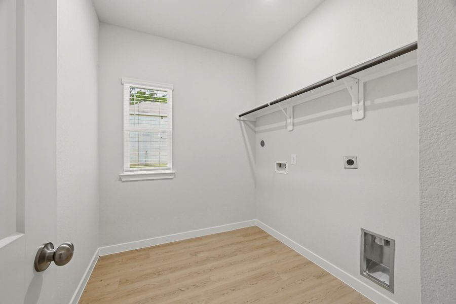 Spacious, unfurnished interior of a new home in Encino Estates, Dayton (Image 12).