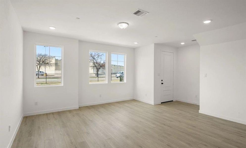 5708 Lakeview- Entry-1 5708 Lakeview- Entry-1