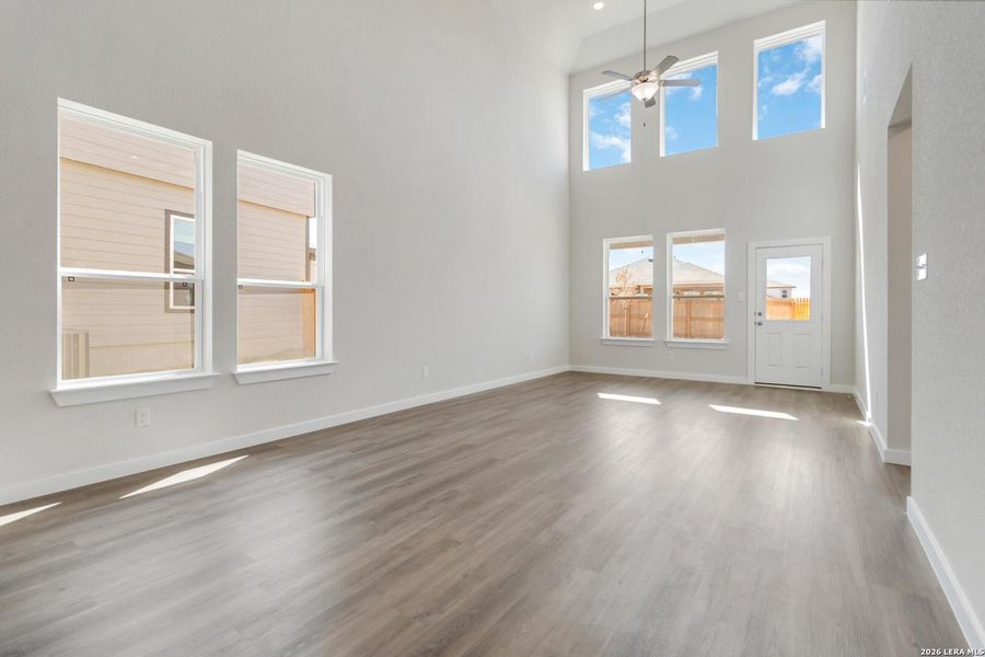 Spacious, unfurnished interior of a new home in Willow Point, San Antonio (Image 25).