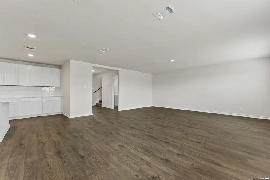 Spacious, unfurnished interior of a new home in Steele Creek, Cibolo (Image 21).