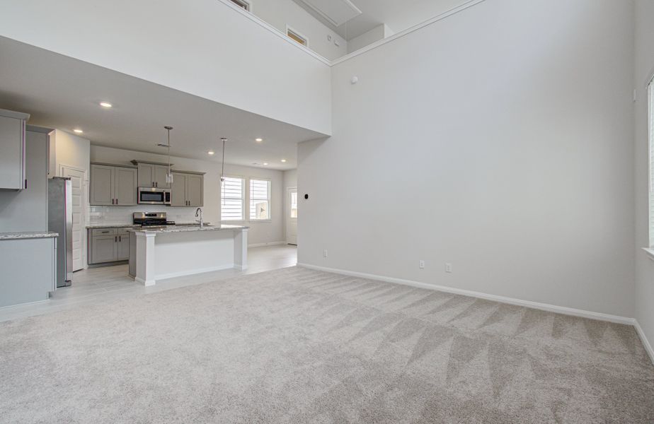 Spacious, unfurnished interior of a new home in Aldine Pines, Houston (Image 21).