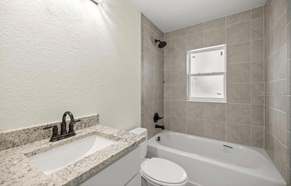 Furnished interior view inside a new home in , Ocklawaha (Image 7).