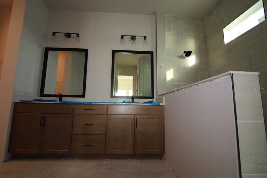 Furnished interior view inside a new home in Emerald Landing at Waterside at Lakewood Ranch – Lake Series, Sarasota (Image 4).