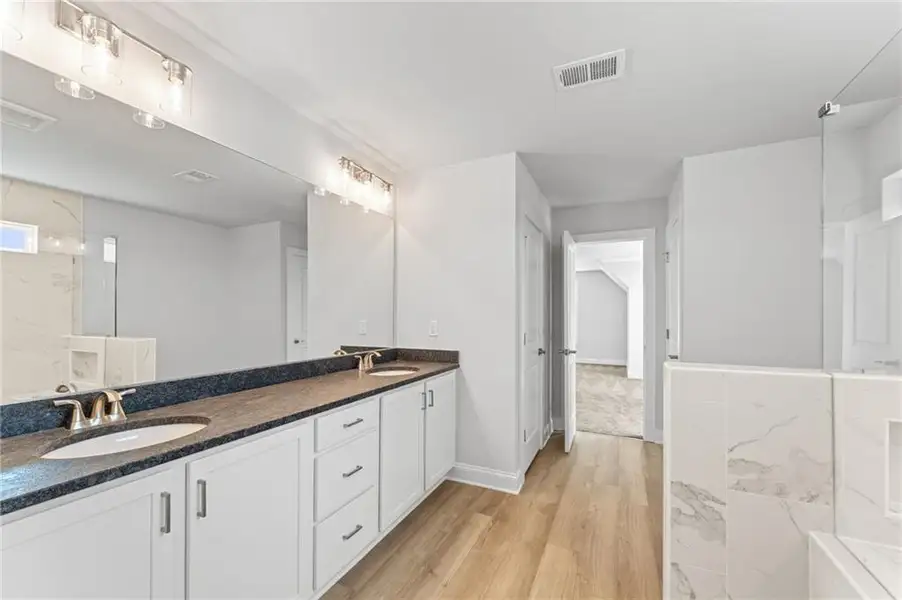 Furnished interior view inside a new home in , Calhoun (Image 10).