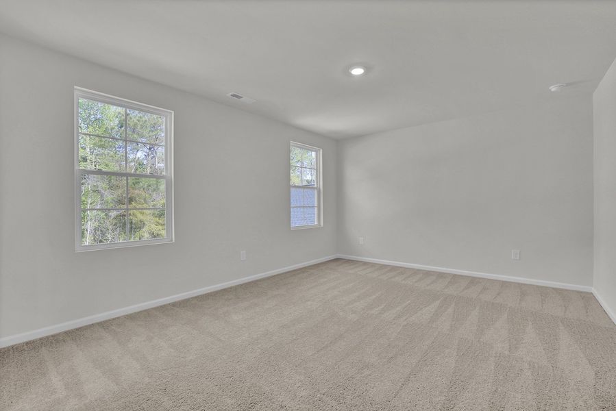 Spacious, unfurnished interior of a new home in River Tide Farms, Bolivia (Image 15).