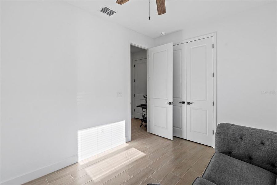 Spacious, unfurnished interior of a new home in , Apollo Beach (Image 21).