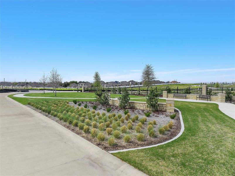 Community amenities in , Woodway (Image 6).