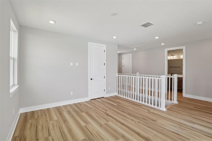 Spacious, unfurnished interior of a new home in Lagoon Residences at Epperson, Wesley Chapel (Image 43).