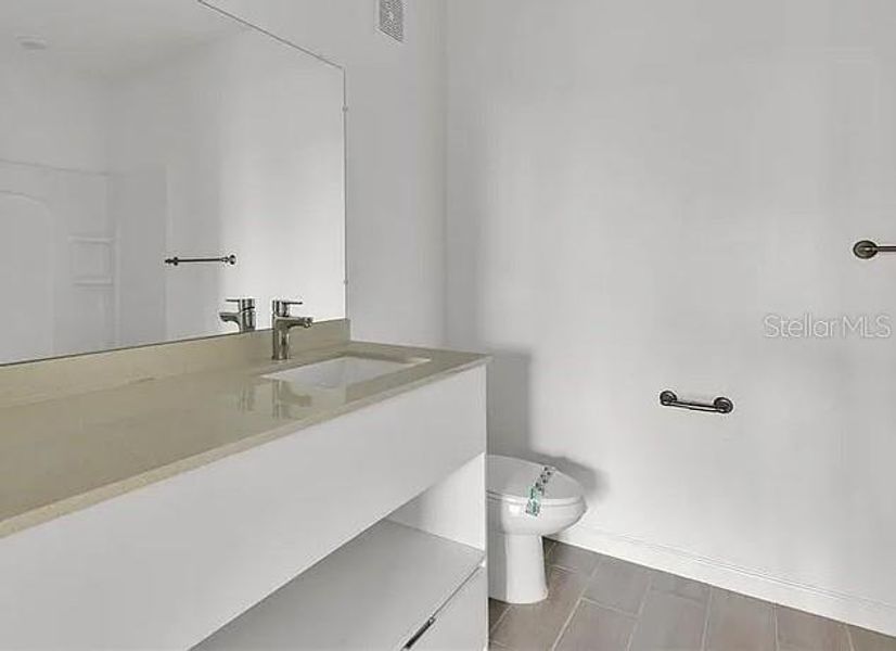 Furnished interior view inside a new home in , Orlando (Image 1).