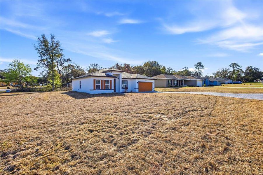 Exterior details and patio area of a home in , Ocala (Image 21). Exterior details and patio area of a home in , Ocala (Image 21).