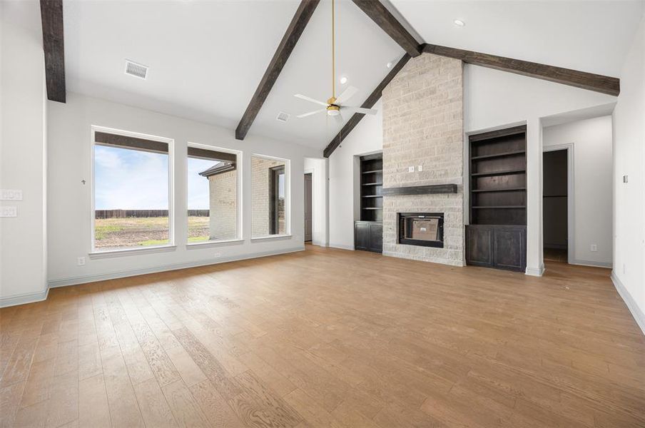 Spacious, unfurnished interior of a new home in Waterfall Ranch - 1 Acre Lots, Waxahachie (Image 25). Spacious, unfurnished interior of a new home in Waterfall Ranch - 1 Acre Lots, Waxahachie (Image 25).