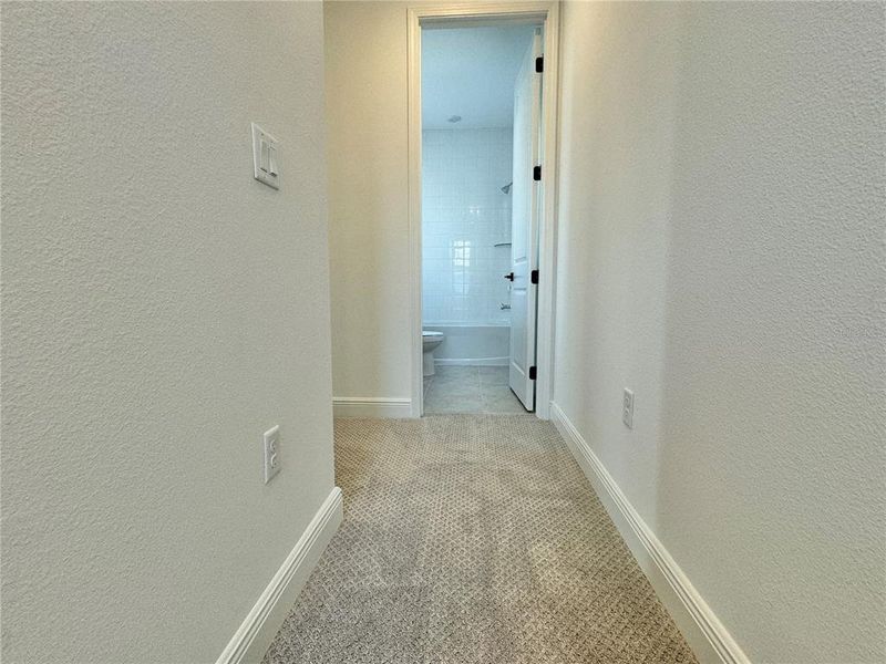 Spacious, unfurnished interior of a new home in , Orlando (Image 33).