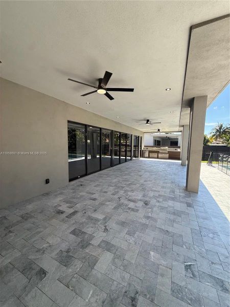 Spacious, unfurnished interior of a new home in , Miami (Image 58).