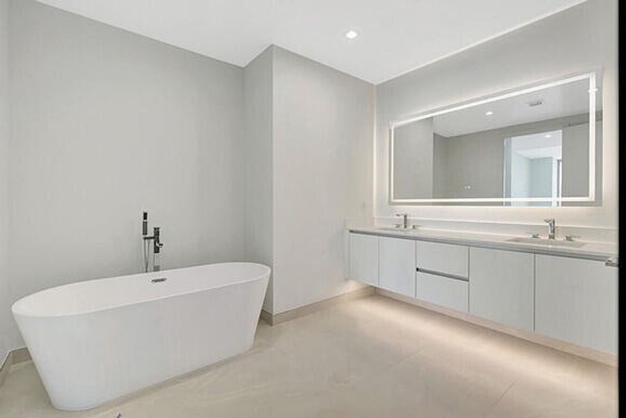 Nautilus 2105 master bath 2 Nautilus 2105 master bath 2