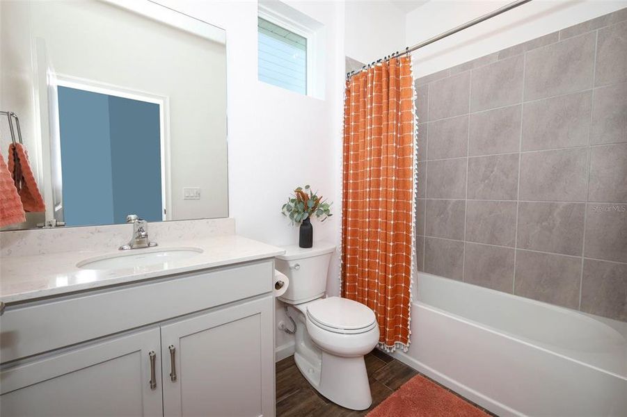 Furnished interior view inside a new home in , Mount Dora (Image 32).