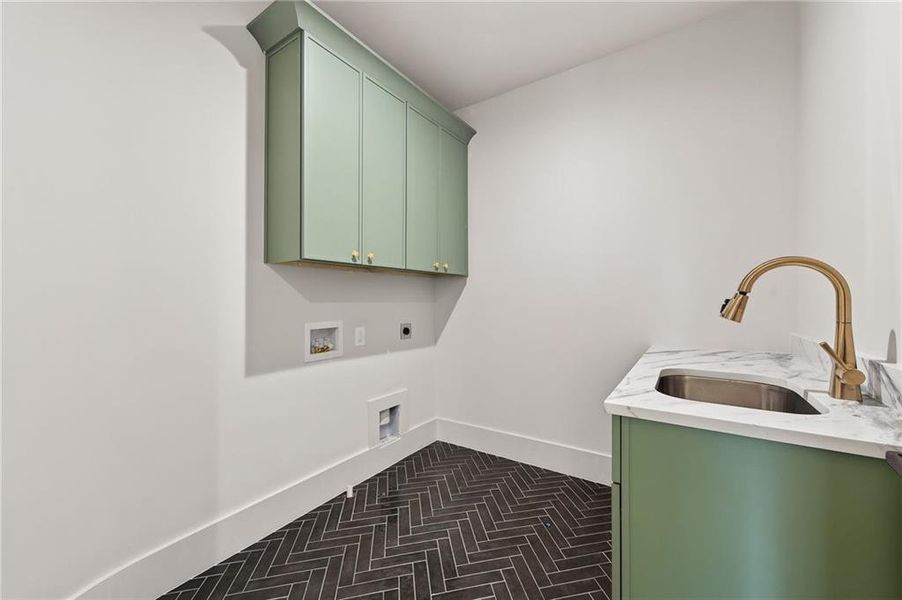 Furnished interior view inside a new home in , Atlanta (Image 10).