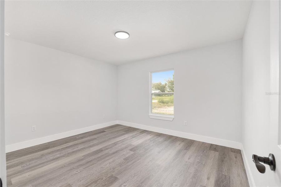 Spacious, unfurnished interior of a new home in , Ocala (Image 33).