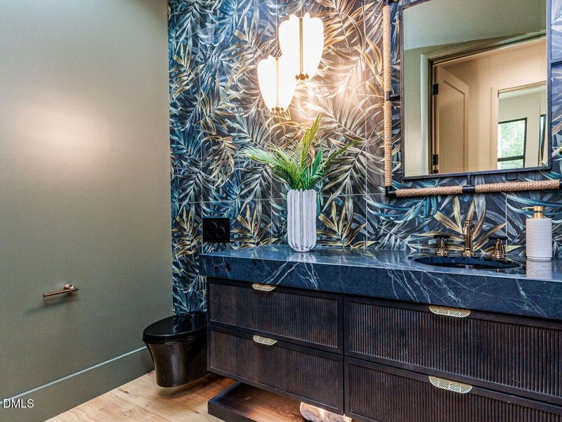 047-1280x960-half-bath