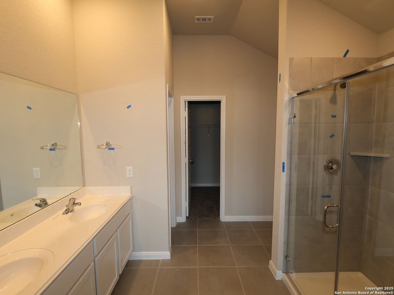 Furnished interior view inside a new home in Greenspoint Heights, Seguin (Image 11).