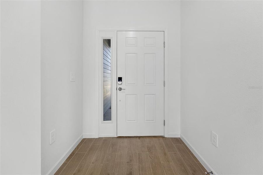 Spacious, unfurnished interior of a new home in , Dunnellon (Image 13).