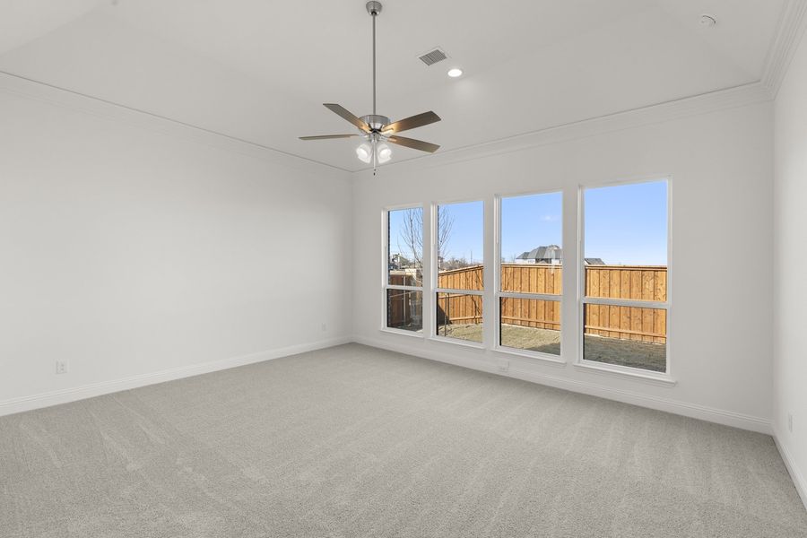 Spacious, unfurnished interior of a new home in Nelson Lake Estates, Rockwall (Image 24). Spacious, unfurnished interior of a new home in Nelson Lake Estates, Rockwall (Image 24).