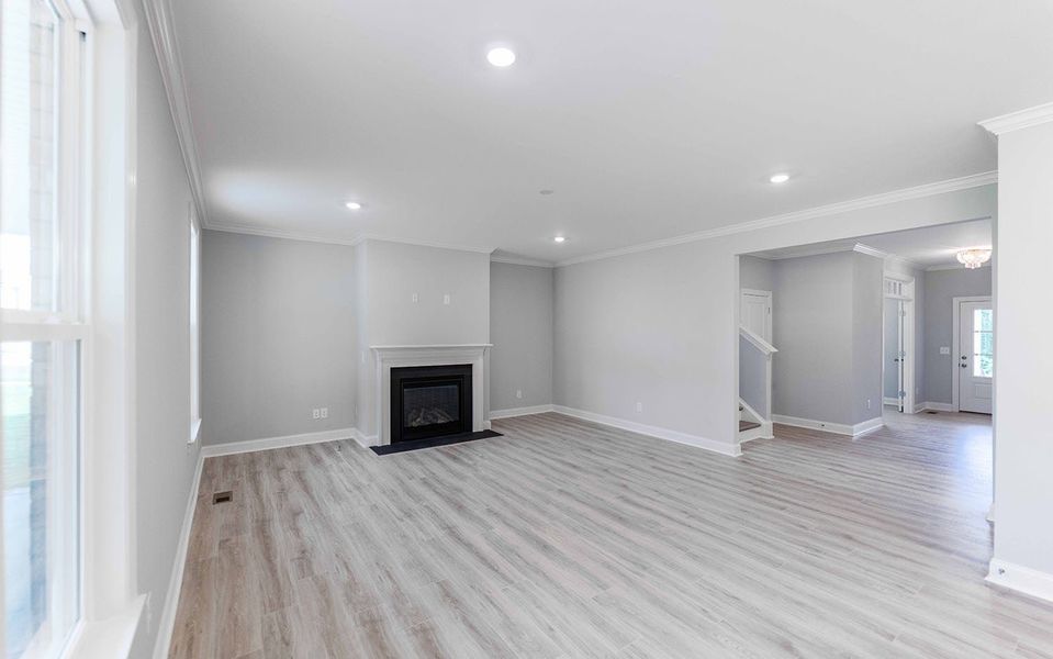 Spacious, unfurnished interior of a new home in Aden Woods, Fairview (Image 13).