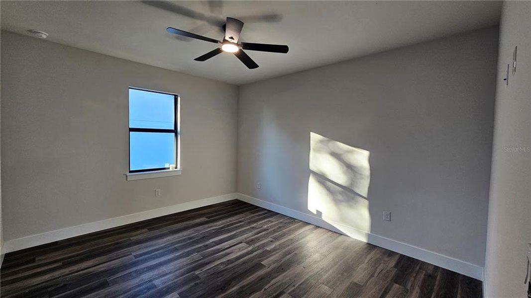 Spacious, unfurnished interior of a new home in , Tampa (Image 42).