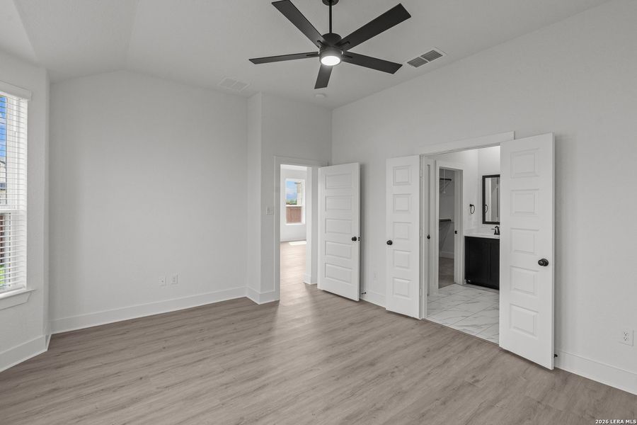 Spacious, unfurnished interior of a new home in Stillwater Ranch, San Antonio (Image 13). Spacious, unfurnished interior of a new home in Stillwater Ranch, San Antonio (Image 13).