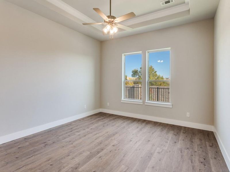Spacious, unfurnished interior of a new home in Ladera Tavolo Park, Fort Worth (Image 20).