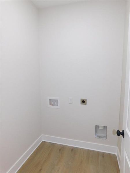 Spacious, unfurnished interior of a new home in , Dahlonega (Image 28).