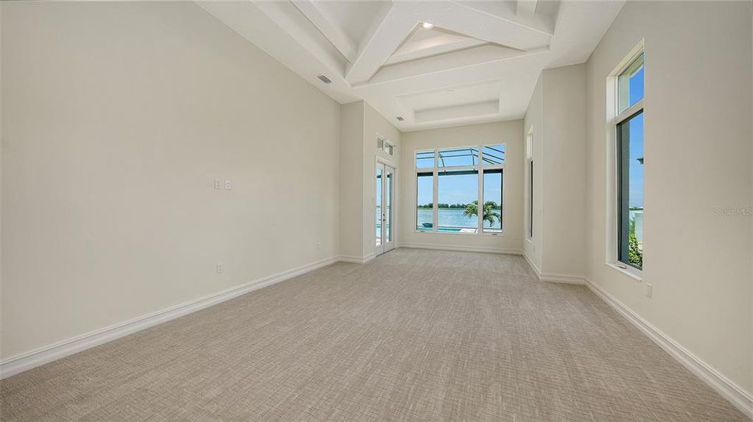 Spacious, unfurnished interior of a new home in , Sarasota (Image 15).