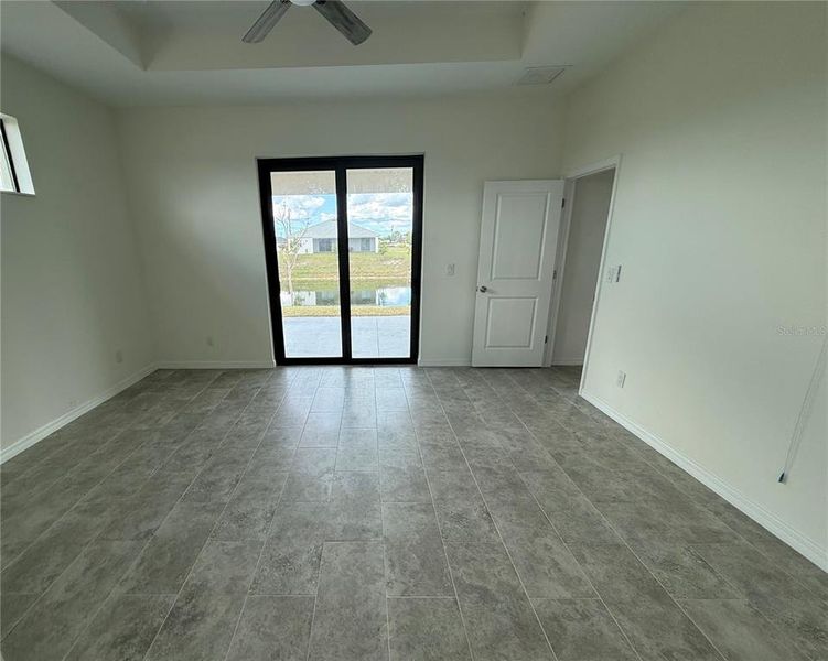 Spacious, unfurnished interior of a new home in , Cape Coral (Image 11).
