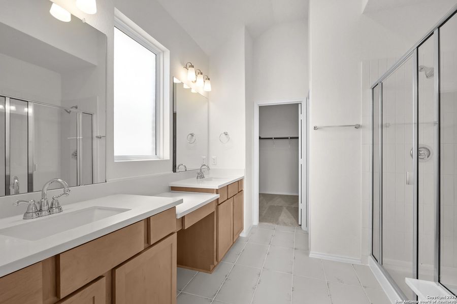 Furnished interior view inside a new home in Sunflower Ridge, New Braunfels (Image 7). Furnished interior view inside a new home in Sunflower Ridge, New Braunfels (Image 7).