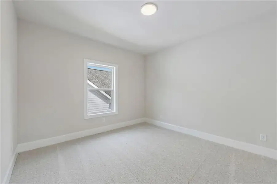 Spacious, unfurnished interior of a new home in Aberdeen, Hoschton (Image 33).