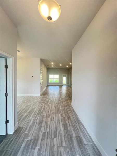 Spacious, unfurnished interior of a new home in Abbey Glen, Dade City (Image 21).