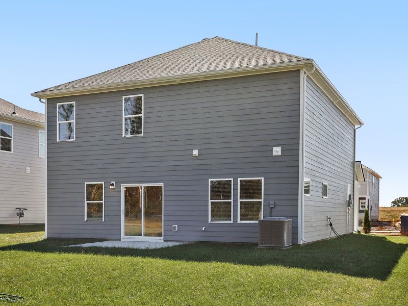 Exterior details and patio area of a home in Bear Springs, Columbia (Image 2).