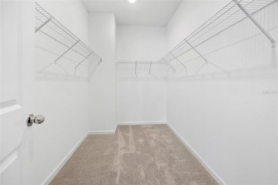 Spacious, unfurnished interior of a new home in , Dunnellon (Image 11).