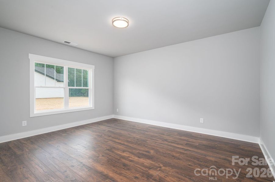 Spacious, unfurnished interior of a new home in , Maiden (Image 27).