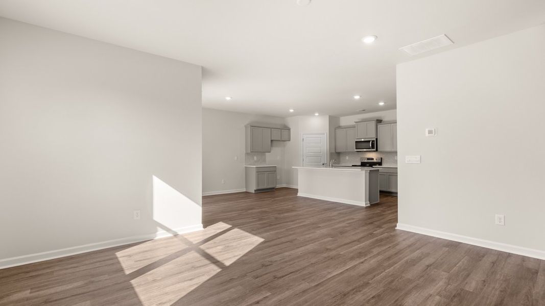 Representative unfurnished interior of a home built from the CALI Express by D.R. Horton in Teamon Pointe, Griffin (Image 16).