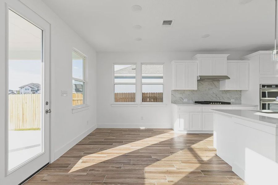 Spacious, unfurnished interior of a new home in Enclave at Cele, Pflugerville (Image 26).