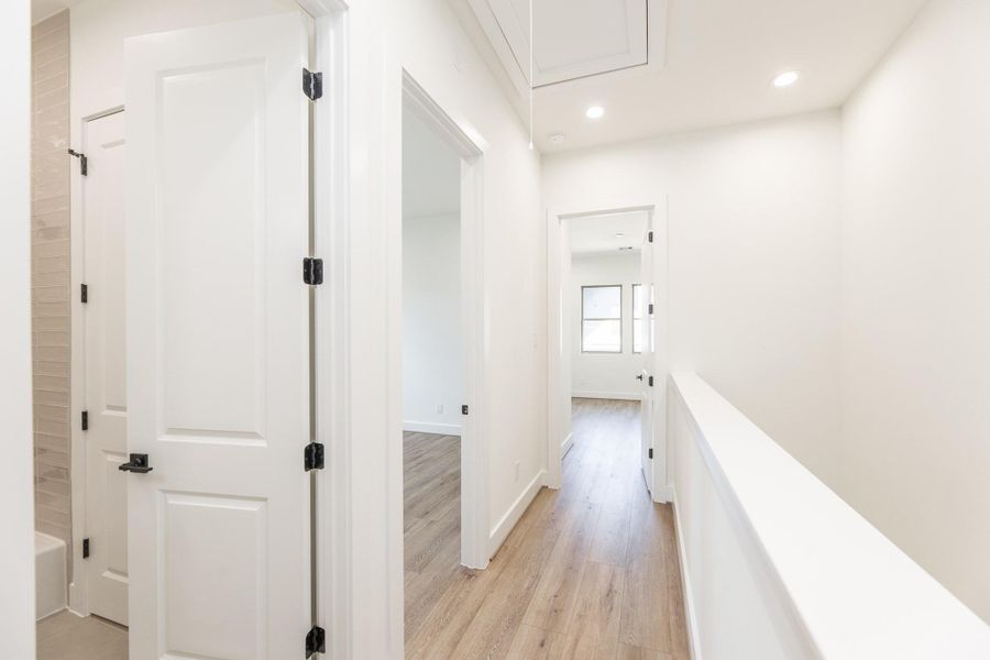 Spacious, unfurnished interior of a new home in , Houston (Image 25).