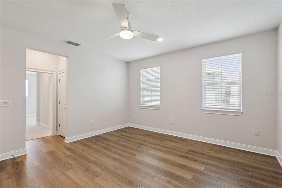 Spacious, unfurnished interior of a new home in Horizon Isle, Winter Garden (Image 31). Spacious, unfurnished interior of a new home in Horizon Isle, Winter Garden (Image 31).