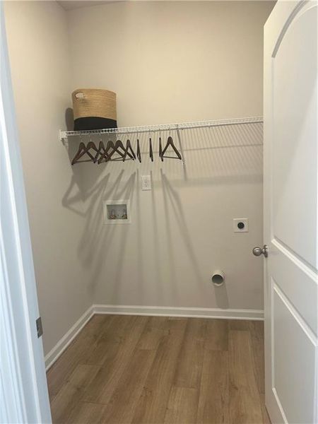 Spacious, unfurnished interior of a new home in Villages at Cedar Hill, Dallas (Image 11).