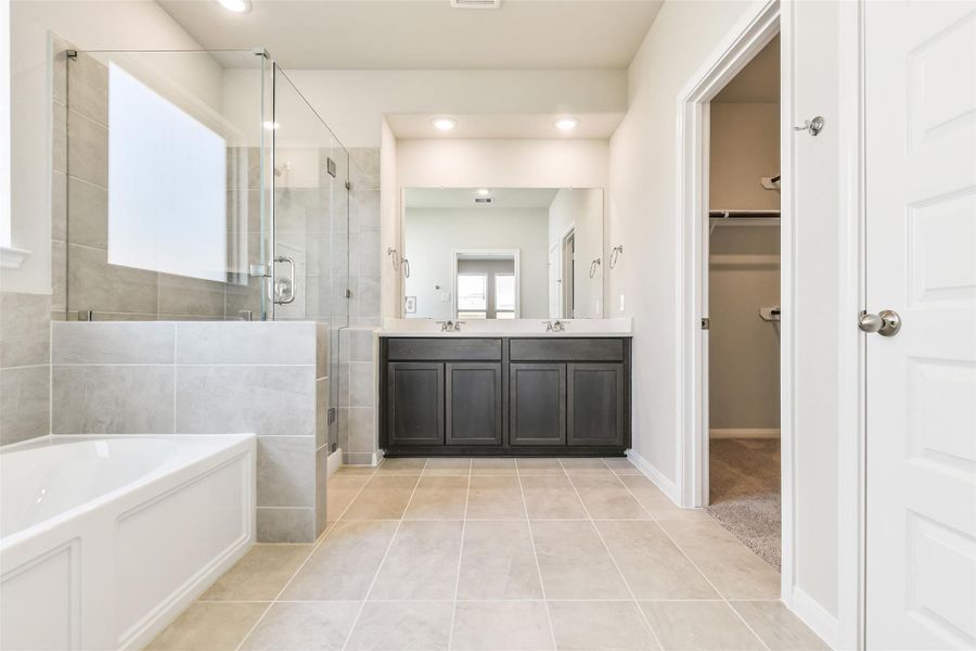 Furnished interior view inside a new home in Anderson Lakes, Houston (Image 19). Furnished interior view inside a new home in Anderson Lakes, Houston (Image 19).