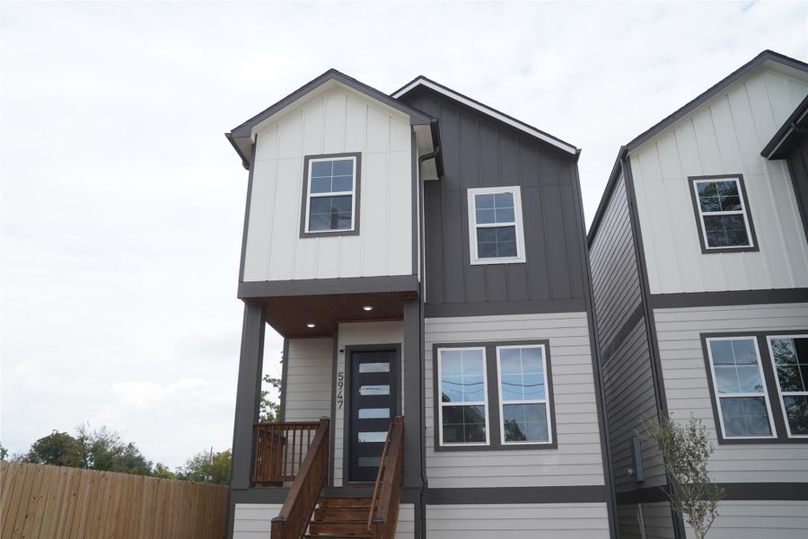 Front exterior of a new home in , Houston, TX, highlighting curb appeal (Image 22).