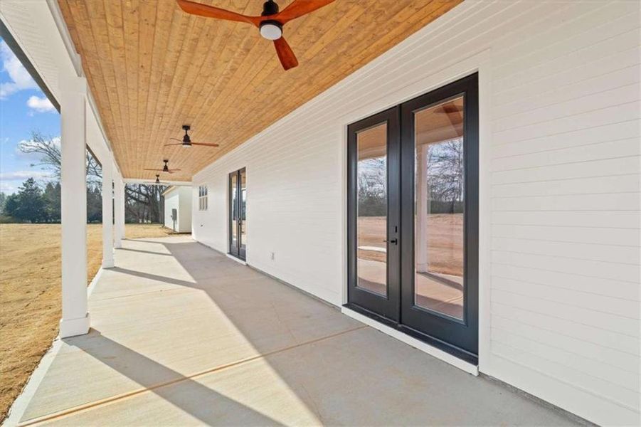 Exterior details and patio area of a home in , Carrollton (Image 33).