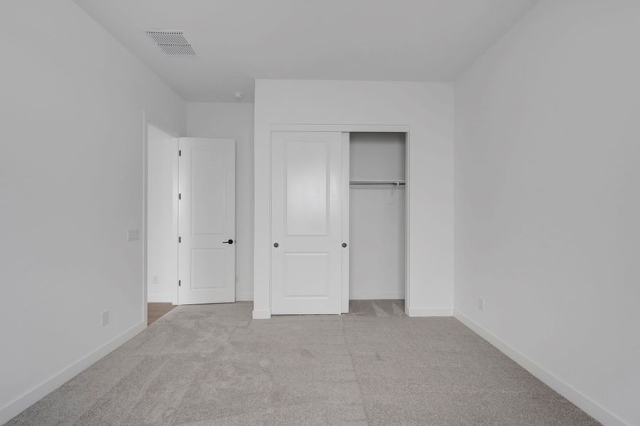 Spacious, unfurnished interior of a new home in Soleo, San Tan Valley (Image 35).