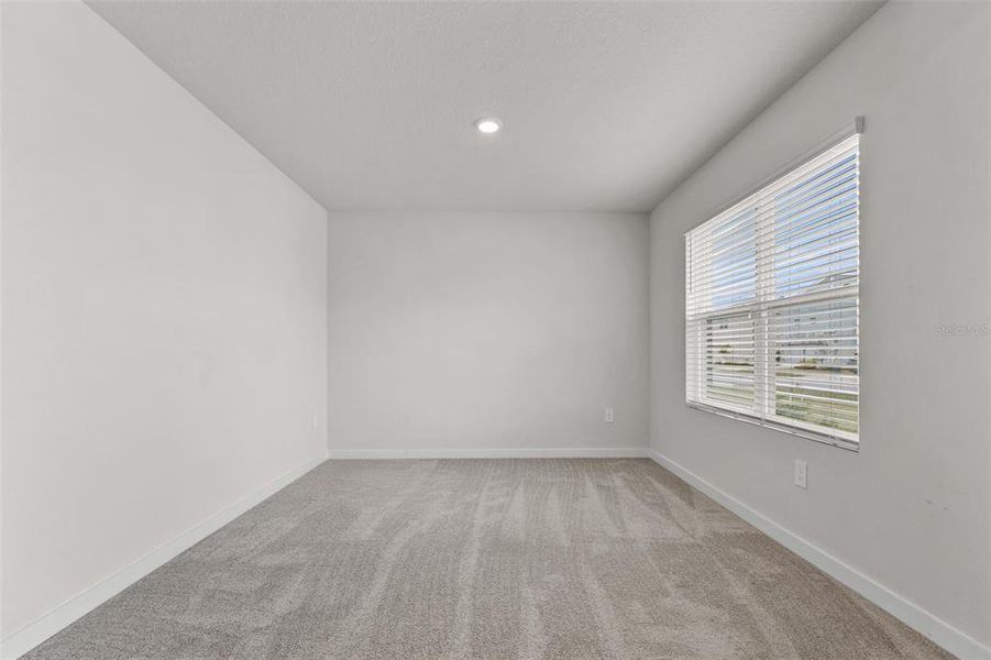 Spacious, unfurnished interior of a new home in , Bradenton (Image 24).